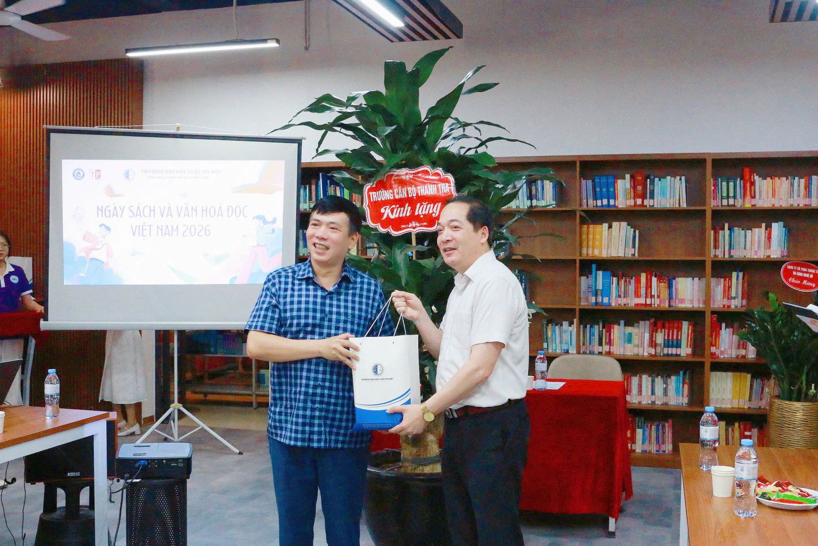 Trường Đại học Luật Hà Nội lan tỏa tri thức tại “Ngày sách và Văn hóa đọc Việt Nam năm 2026”